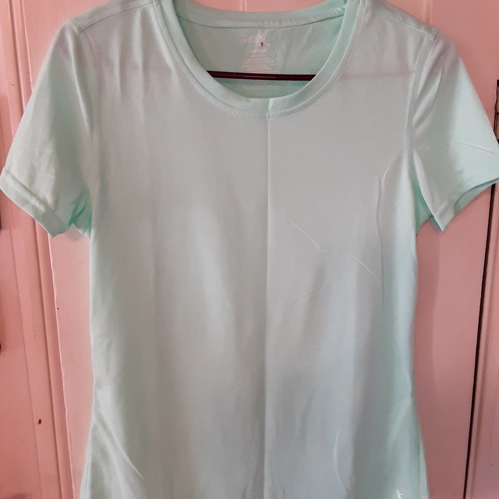 Womans Danskin Now semi fitted Large Top